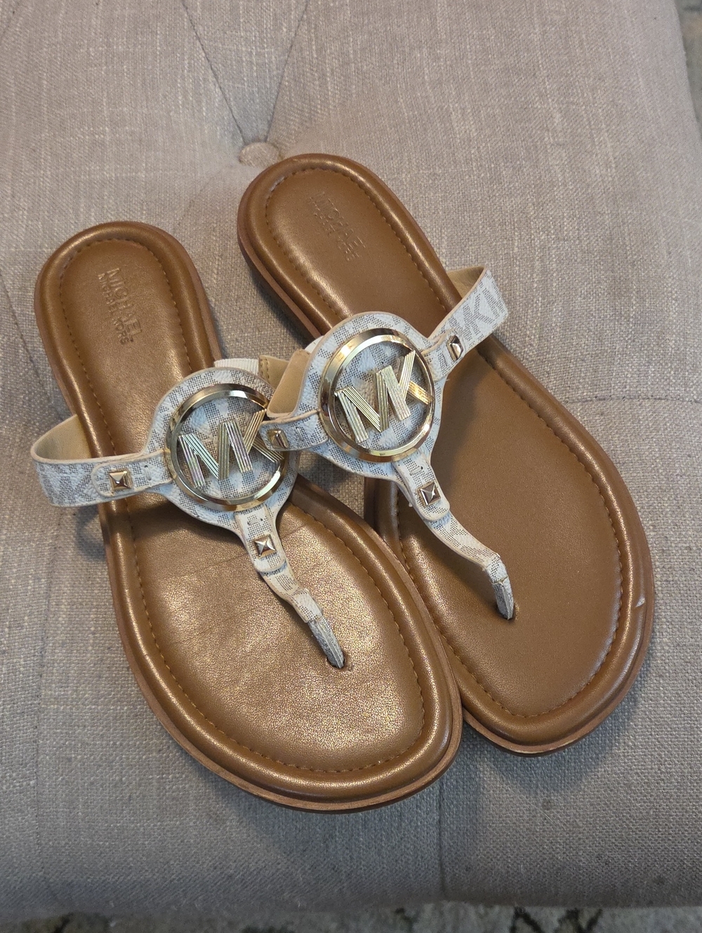 Michael Kors Aubrey Cutout Signature Logo and Leather T-Strap Sandals Sz 9M
